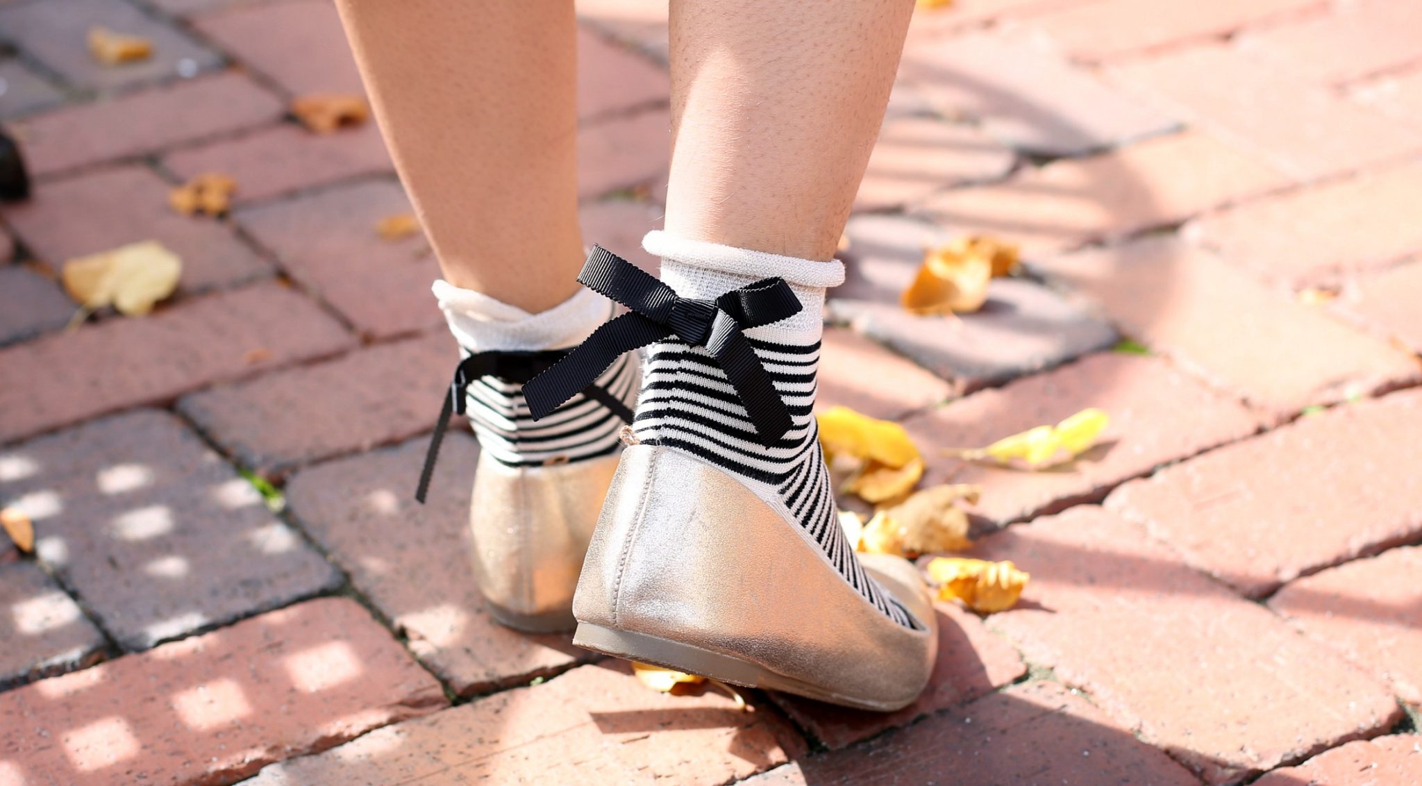 free-people-parisi-stripe-bow-ankle-socks