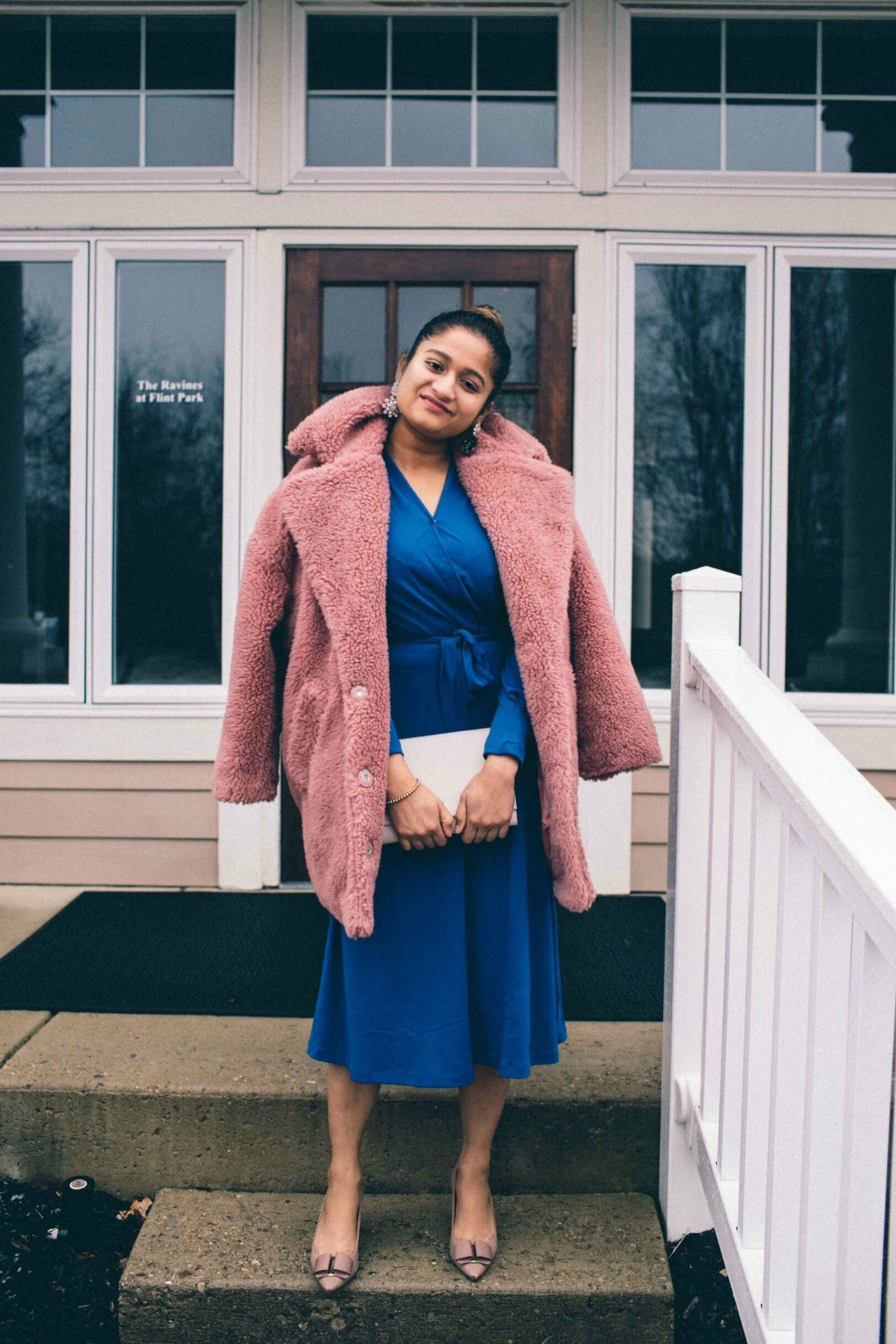 Lifestyle blog dreaming wearing H&M Creped Jersey Dress with topshop faux fur coat