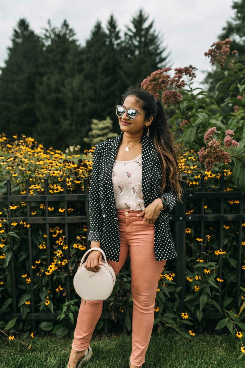 5 Casual and Colorful Pink Jeans Outfits | Fashion | Dreaming Loud