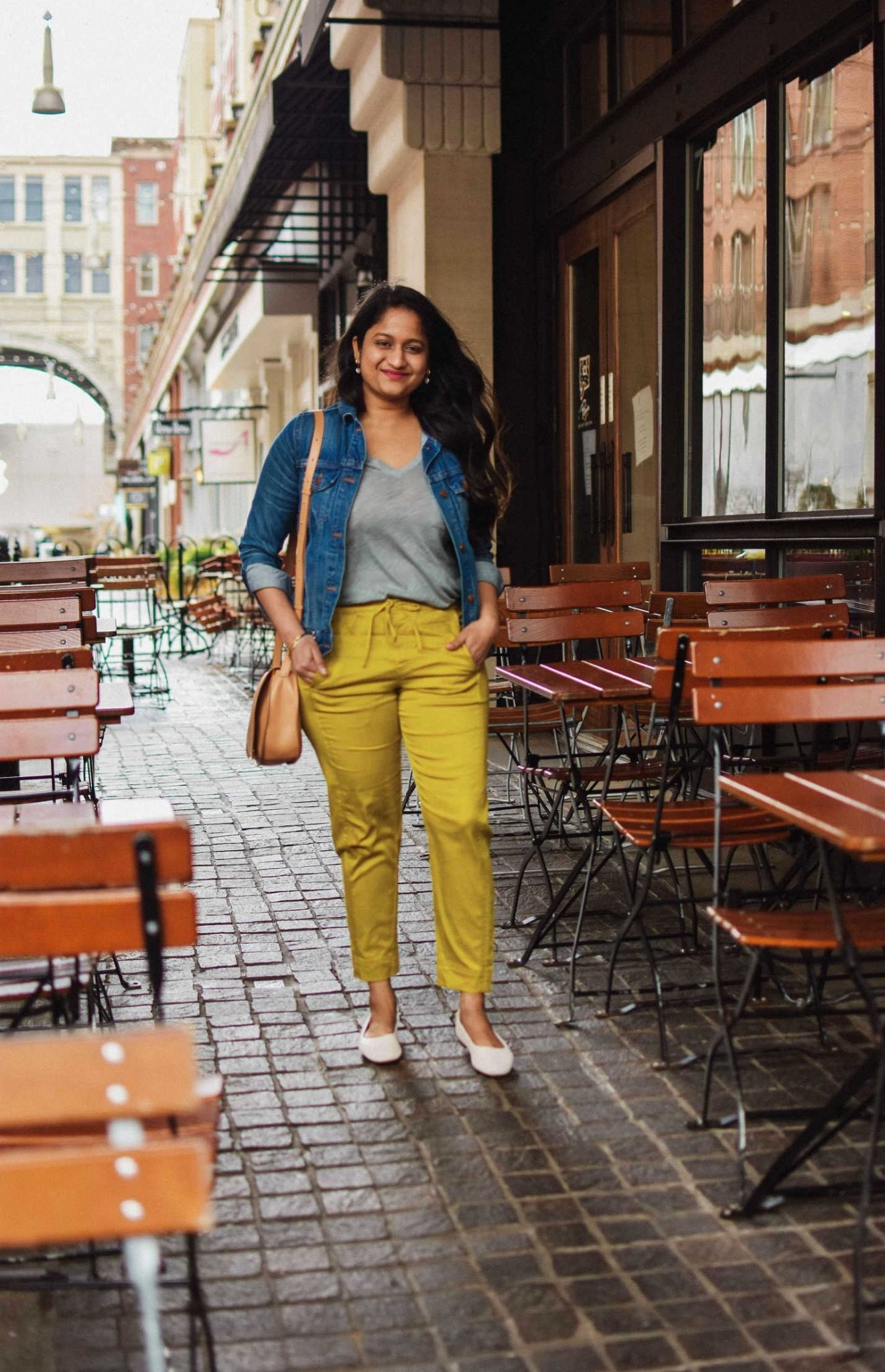 Wearing Madewell Denim jacket, lou and Grey Linen Pant, Madewell tee, Hush puppies Ballet flats, Cuyana crossbody bag