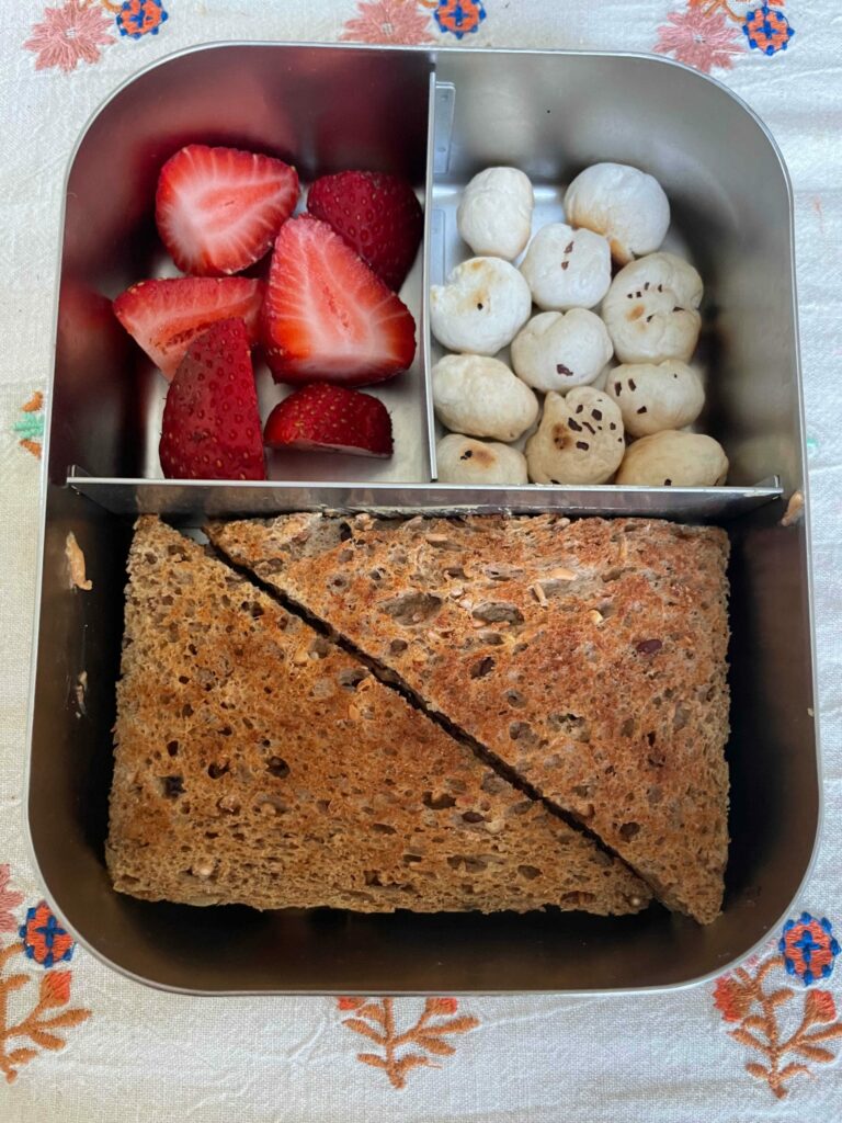 How to Keep School lunch Warm for Lunchtime And Best Lunchboxes for School- Lunchbox ideas by Top US Mom Blogger Dreaming Loud