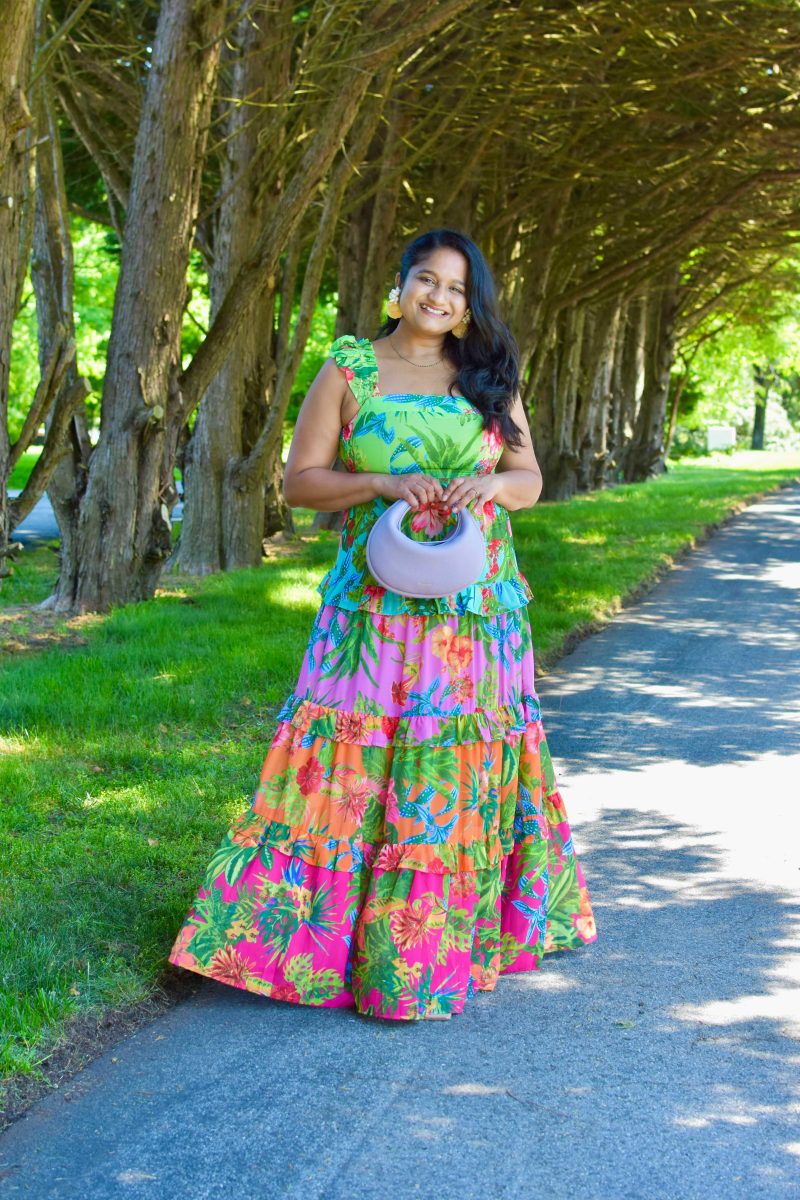 Brand Spotlight- Favorite Summer Dresses from Avara- Wearing Avara Ivy Dress. Songmont small Luna bag, Tuckernuck Dune Pom Earrings by Top US Mom Fashion Blogger Dreaming Loud