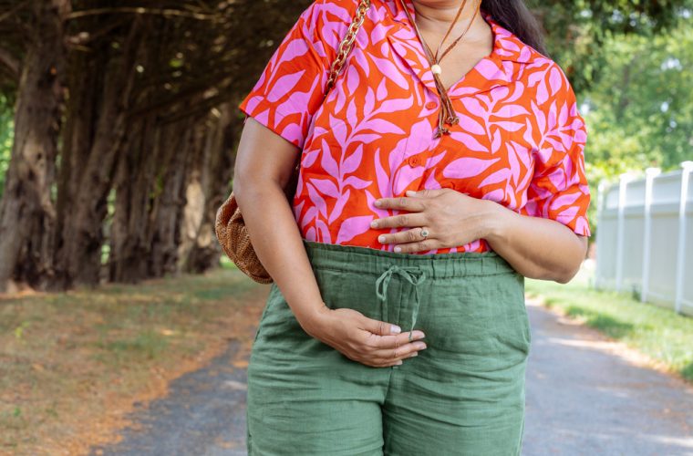 Pregnancy Style-Wearing J.Crew Soleil Linen pants,Anthropologie Abby Hat, Tuckernuck Dark Raffia Slouchy Clutch by Top US Fashion Blogger Dreaming Loud