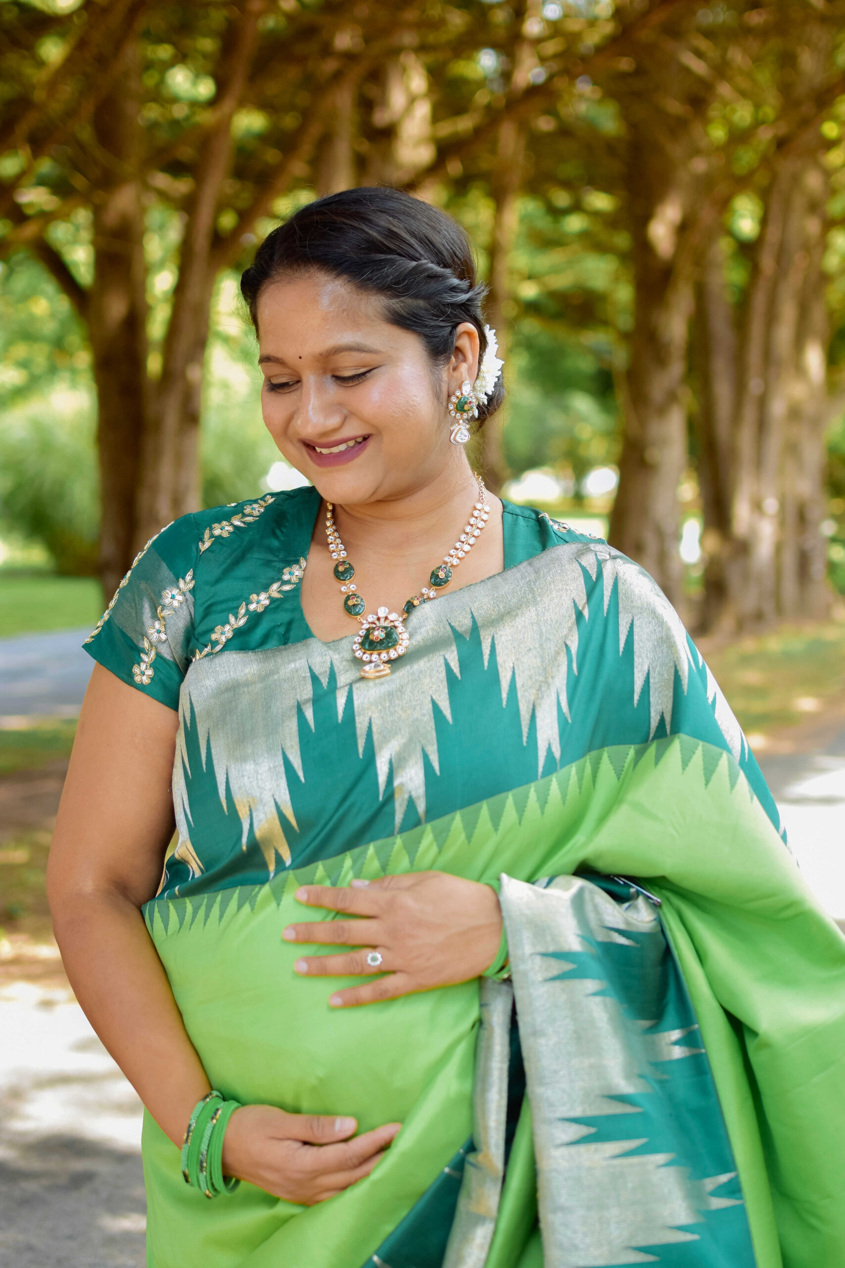 Maternity Saree Look- EttuKol Temple Border Kanchi Silk Saree, Mossanite necklace by Top Saree Blogger Dreaming Loud